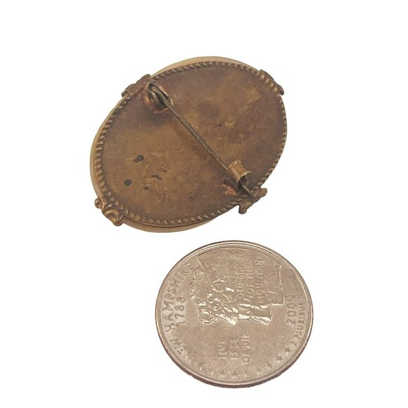 Vintage Victorian Mother Of Pearl Oval Ornate Brooch Brass Detailing - Picture 4 of 5